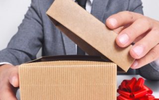 Cadeaux et bons d’achat offerts aux salariés : remise en cause de l’exonération de cotisations
