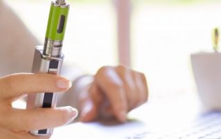 Vapotage au travail : une pratique bientôt prohibée !
