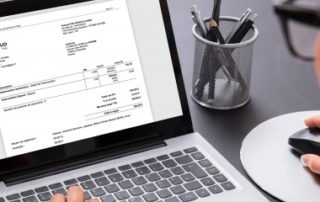 Envoi par courriel d’une facture papier numérisée : quid de la déduction de la TVA ?