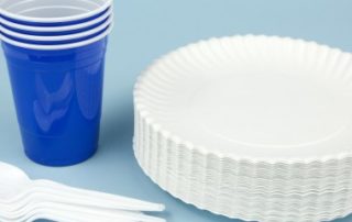 Produits en plastique à usage unique : attention sanction !